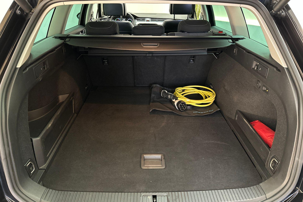 Volkswagen Passat (KDB15P) met abonnement