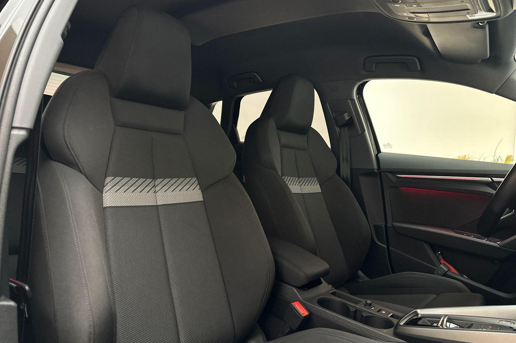 Audi A3 (P829DB) met abonnement