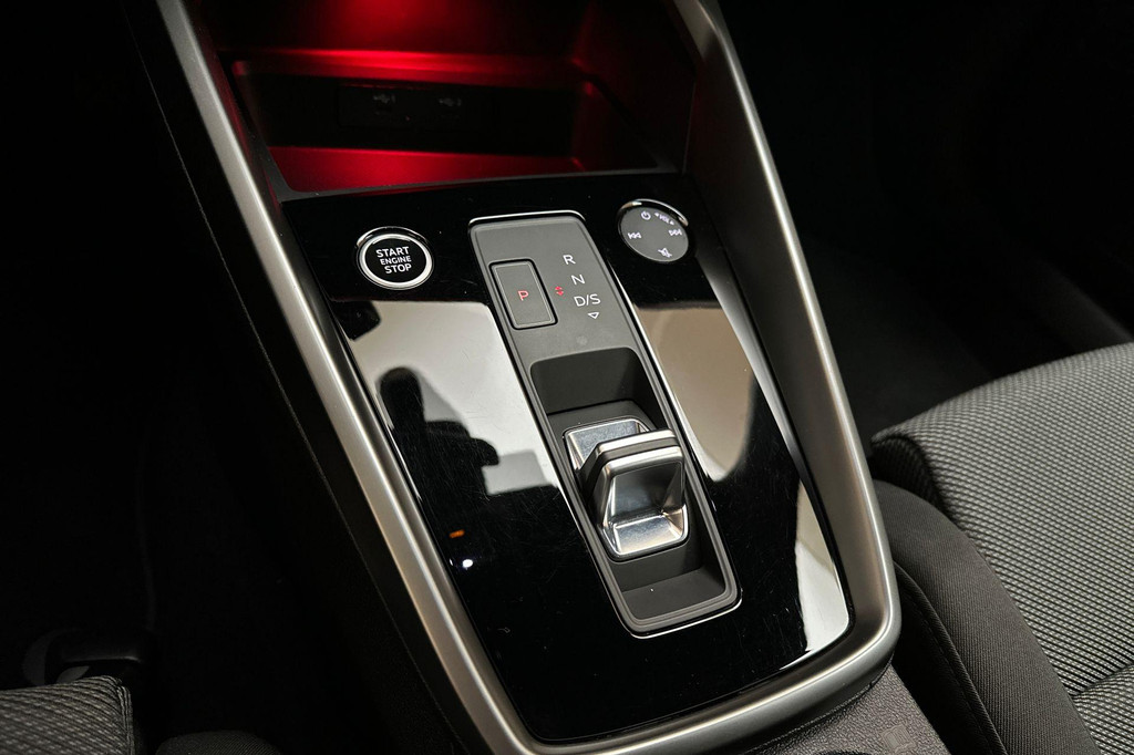 Audi A3 (P829DB) met abonnement