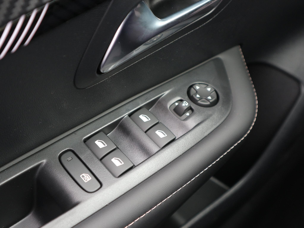 Peugeot 208 (KDP38V) met abonnement