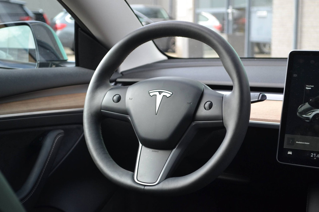 Tesla Model 3 (N809RN) met abonnement