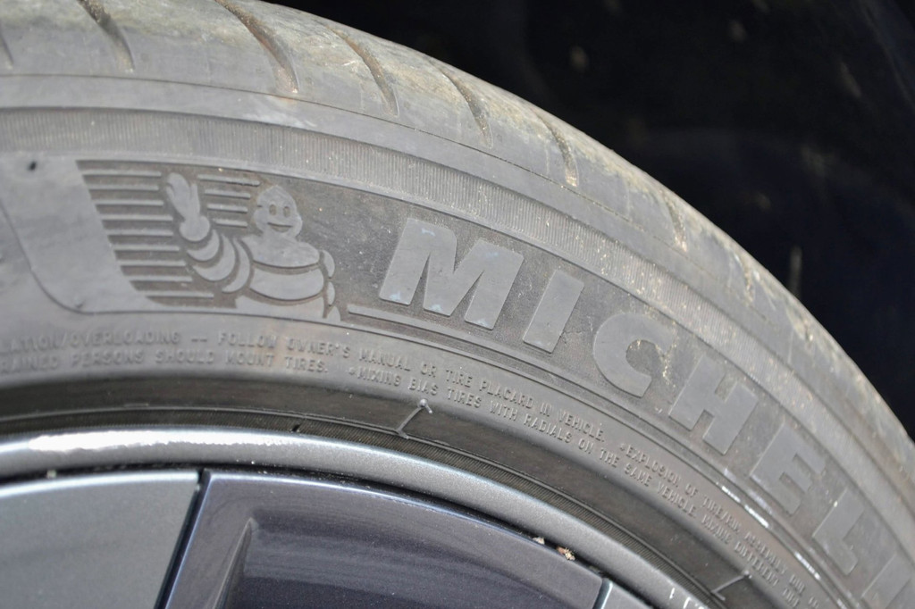 Tesla Model 3 (N809RN) met abonnement