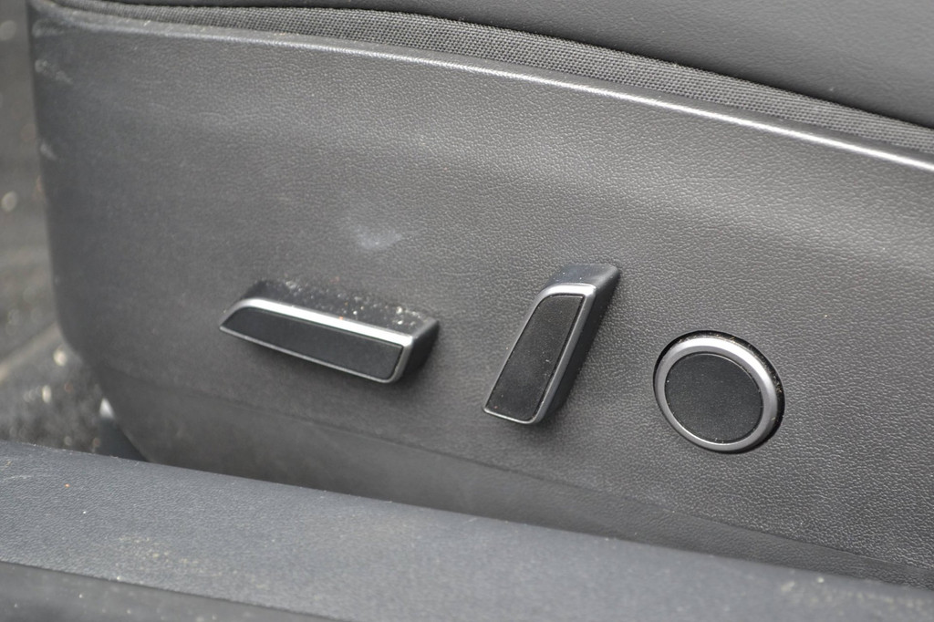 Tesla Model 3 (N809RN) met abonnement