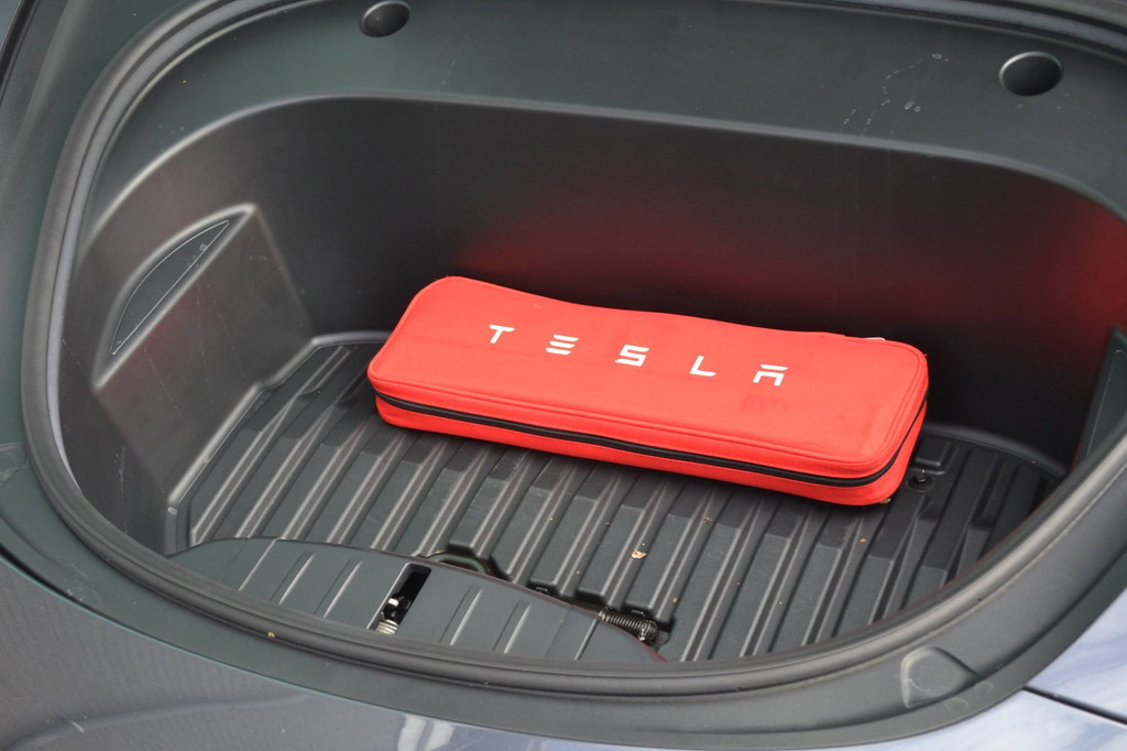 Tesla Model 3 (N809RN) met abonnement