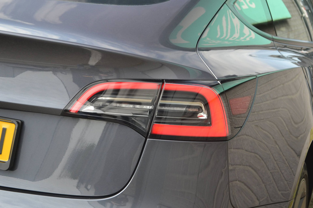 Tesla Model 3 (N809RN) met abonnement