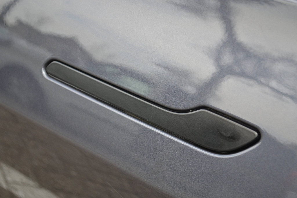 Tesla Model 3 (N809RN) met abonnement