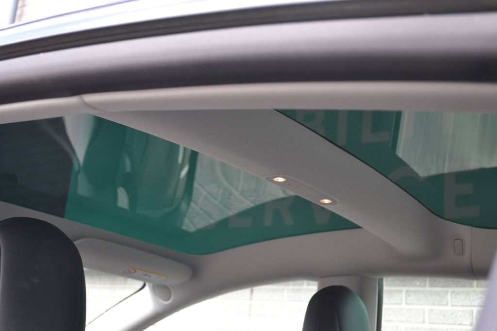 Tesla Model 3 (N809RN) met abonnement