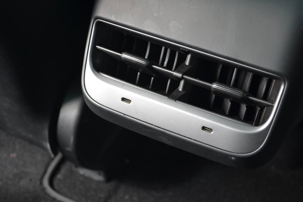 Tesla Model 3 (N809RN) met abonnement