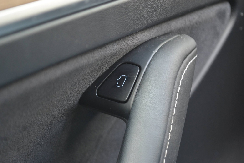 Tesla Model 3 (N809RN) met abonnement