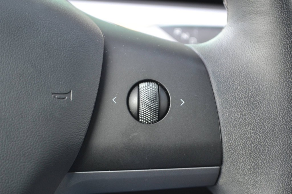 Tesla Model 3 (N809RN) met abonnement