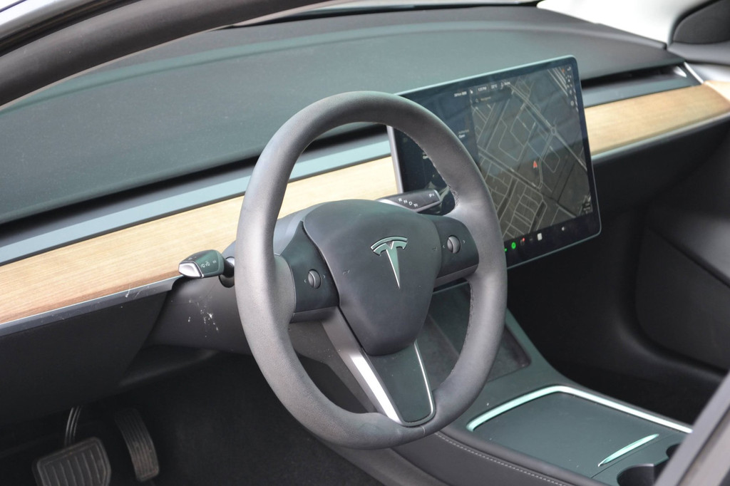 Tesla Model 3 (N809RN) met abonnement