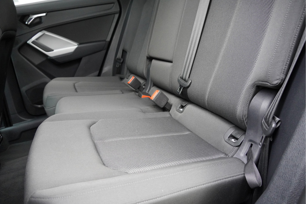 Audi Q3 (L033GR) met abonnement