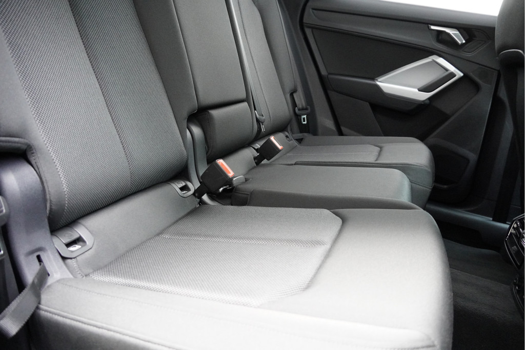 Audi Q3 (L033GR) met abonnement