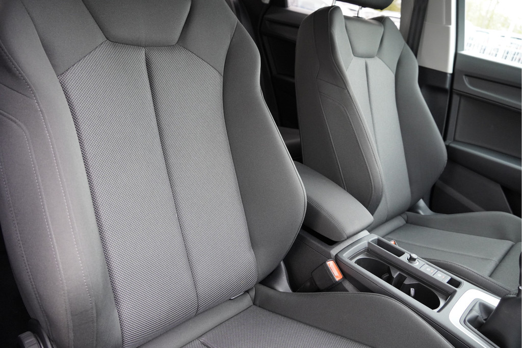 Audi Q3 (L033GR) met abonnement