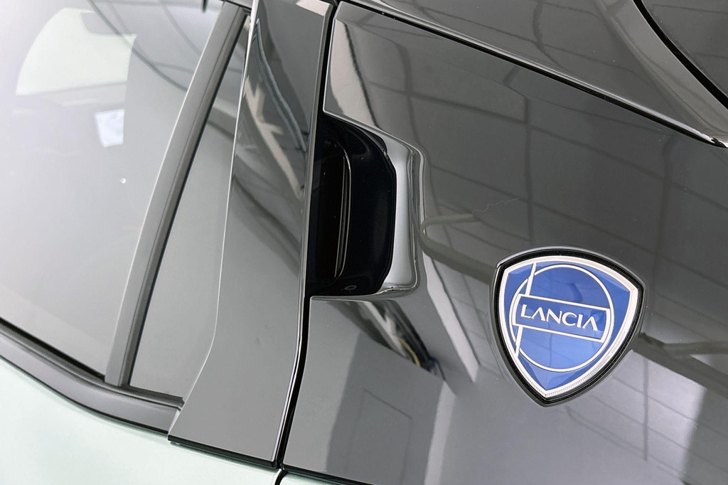 Lancia Ypsilon (JTB16J) met abonnement