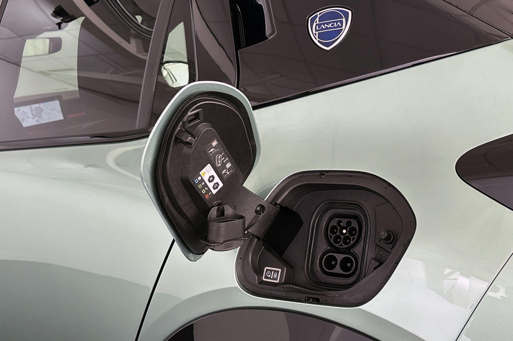 Lancia Ypsilon (JTB16J) met abonnement