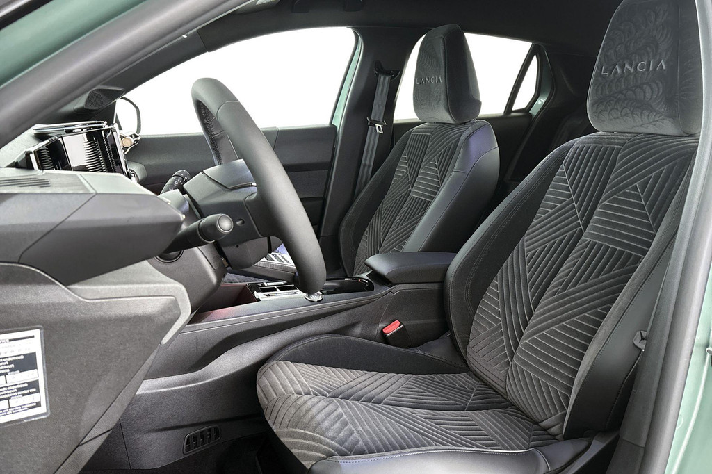 Lancia Ypsilon (JTB16J) met abonnement