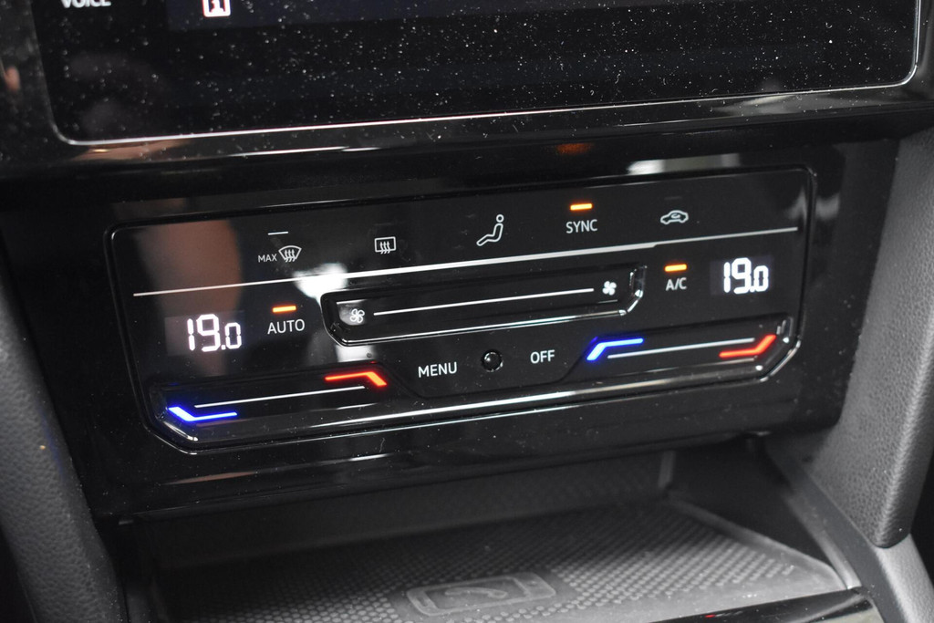 Volkswagen Passat (R688BR) met abonnement