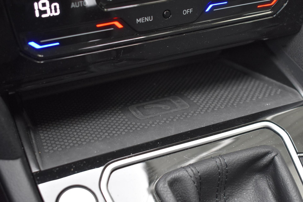 Volkswagen Passat (R688BR) met abonnement