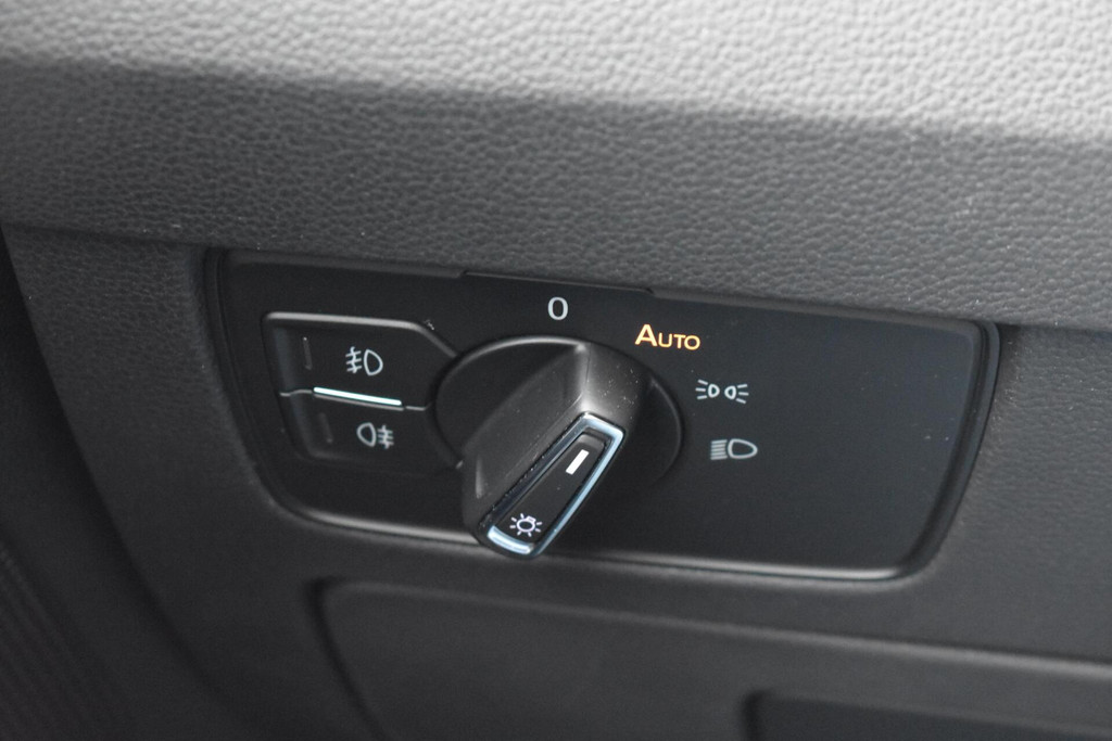 Volkswagen Passat (R688BR) met abonnement