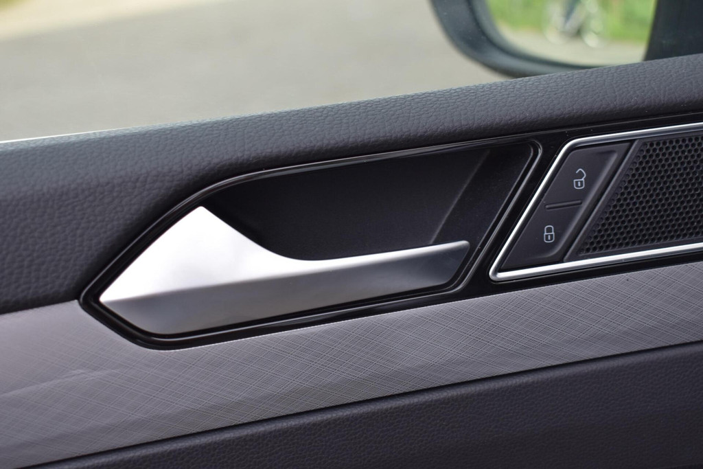 Volkswagen Passat (R688BR) met abonnement