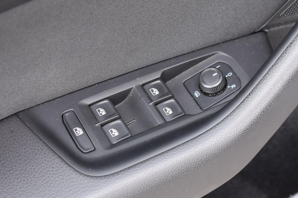 Volkswagen Passat (R688BR) met abonnement