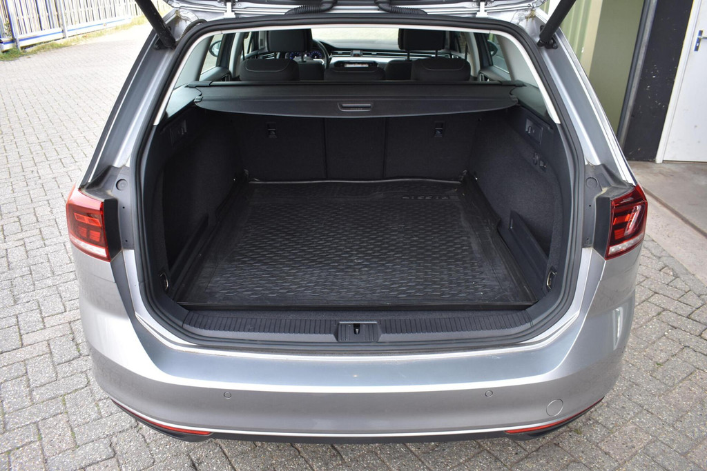 Volkswagen Passat (R688BR) met abonnement