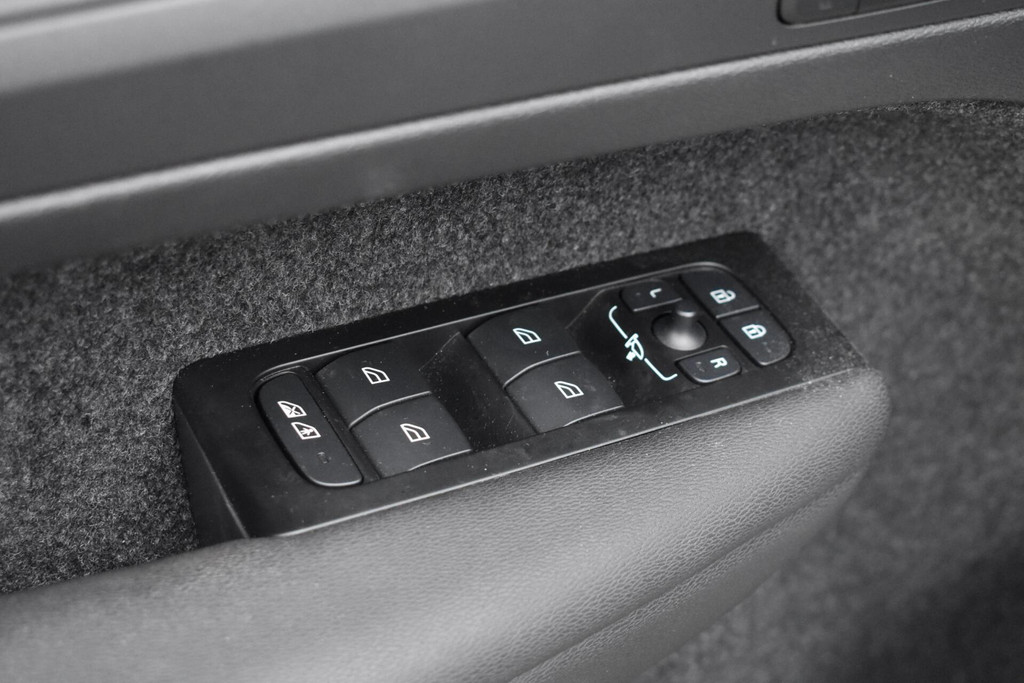 Volvo C40 (N079TL) met abonnement