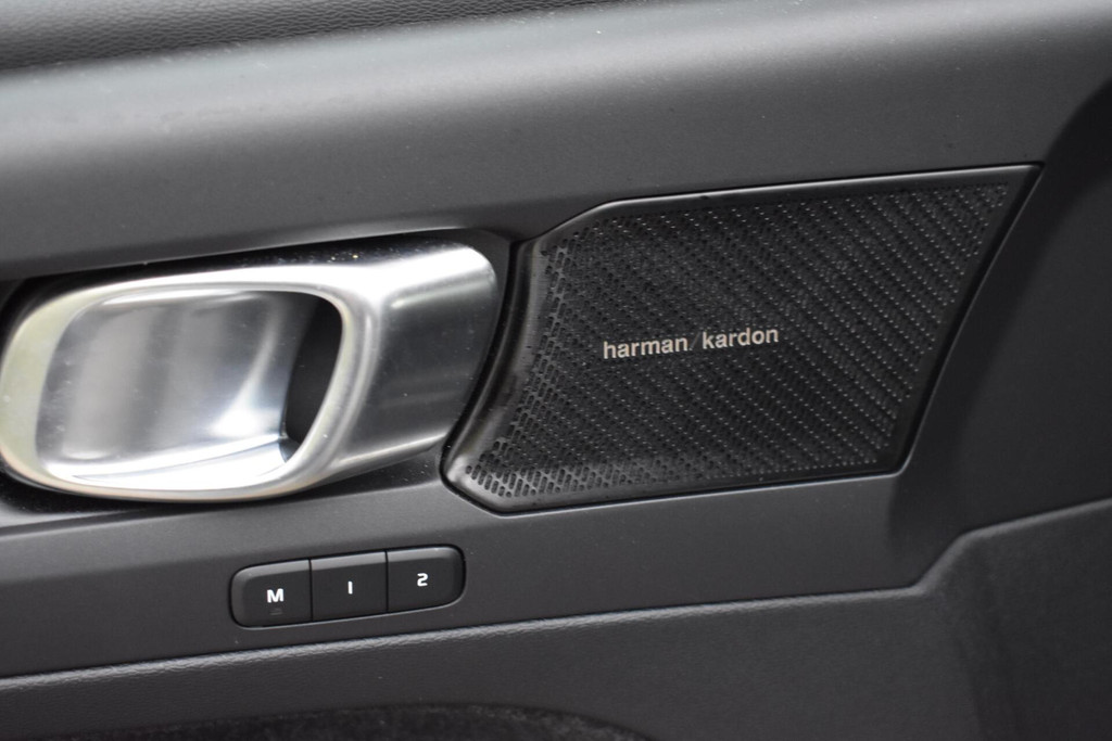 Volvo C40 (N079TL) met abonnement