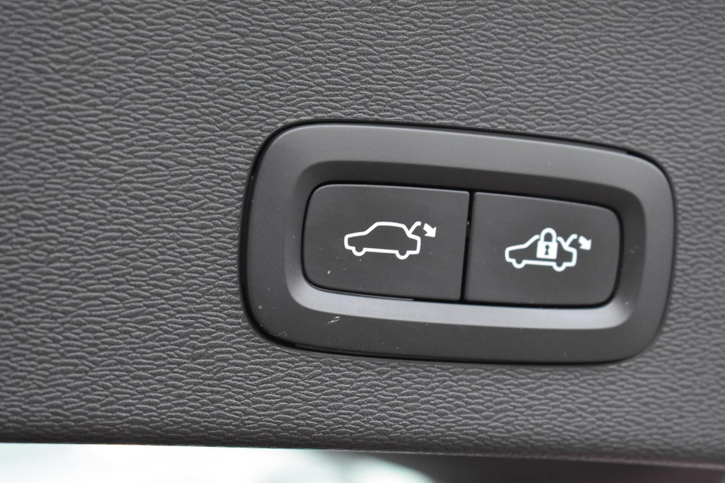 Volvo C40 (N079TL) met abonnement