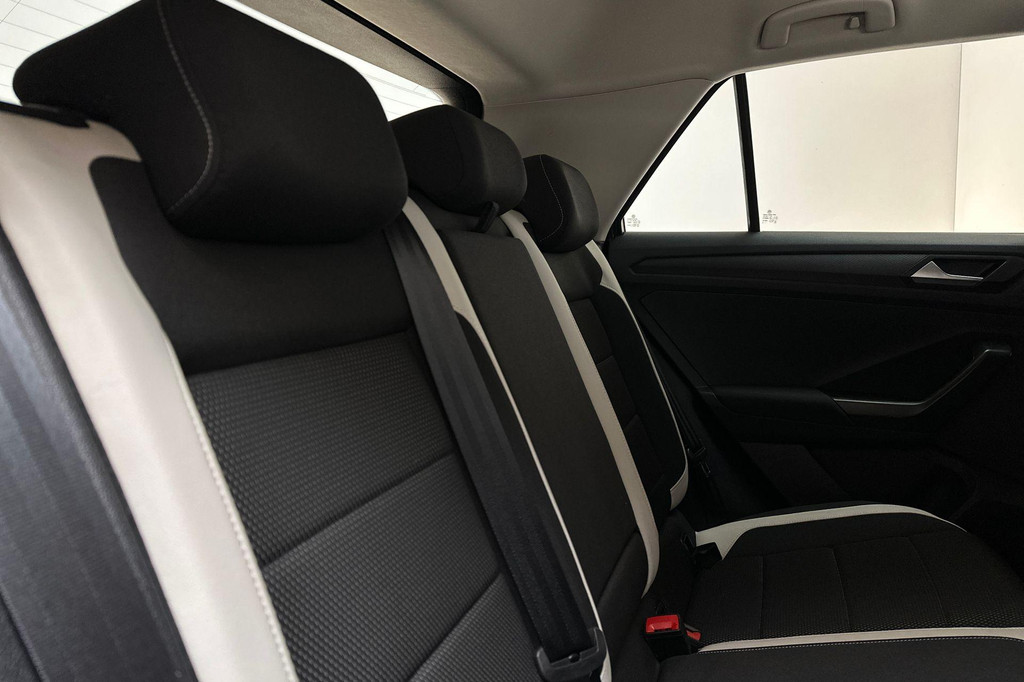 Volkswagen T-Roc (J284VD) met abonnement