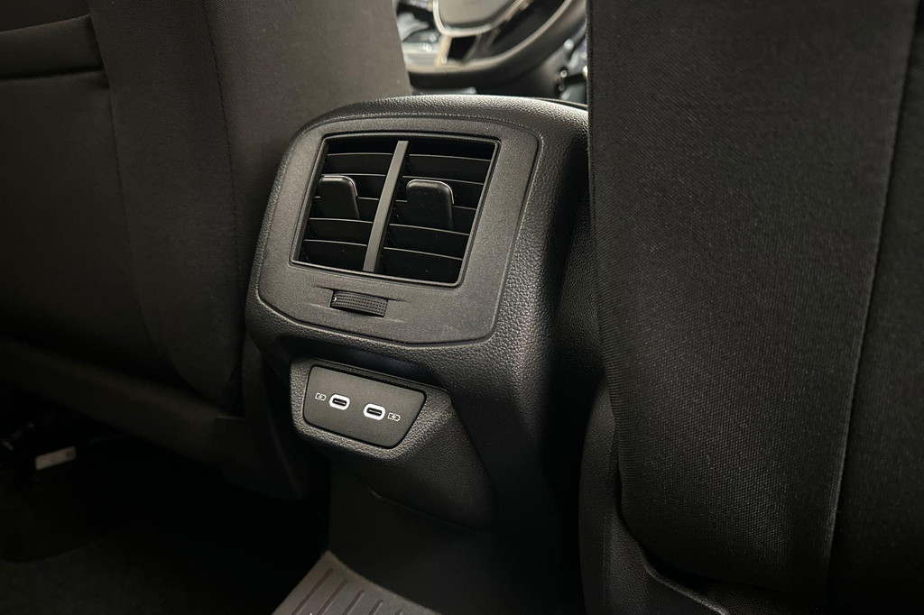 Volkswagen T-Roc (J284VD) met abonnement