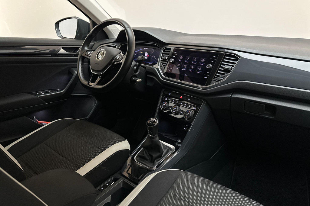 Volkswagen T-Roc (J284VD) met abonnement