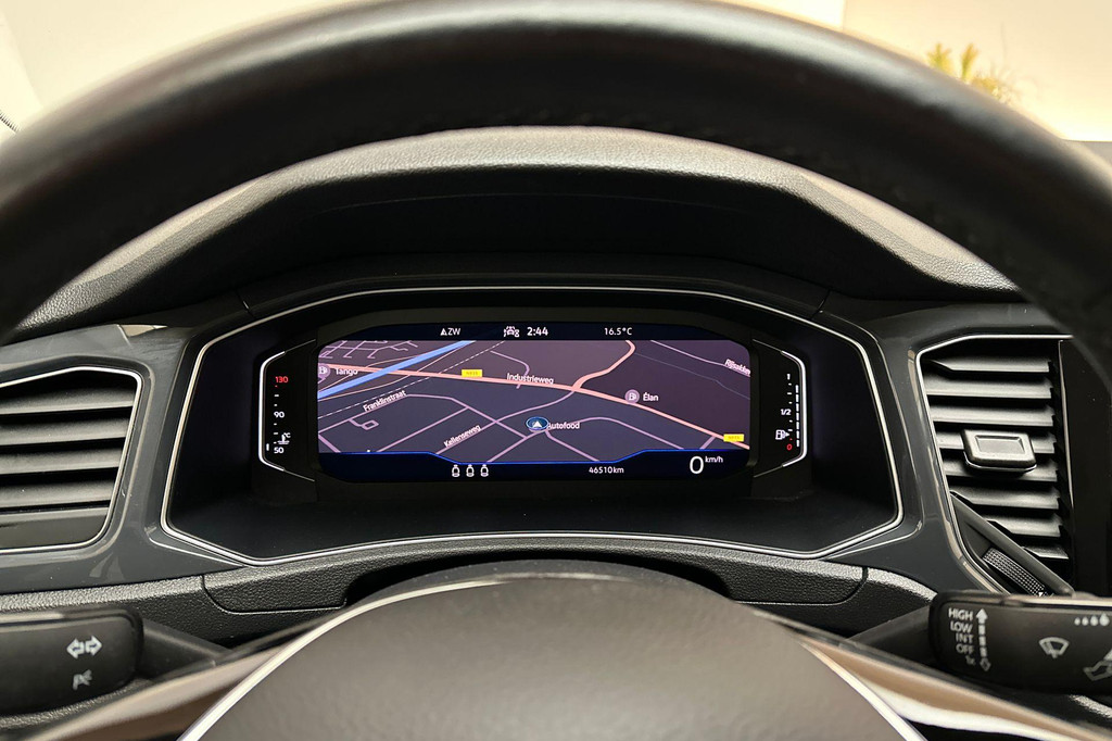 Volkswagen T-Roc (J284VD) met abonnement