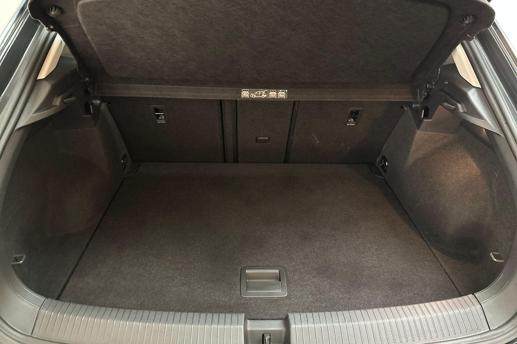 Volkswagen T-Roc (J284VD) met abonnement