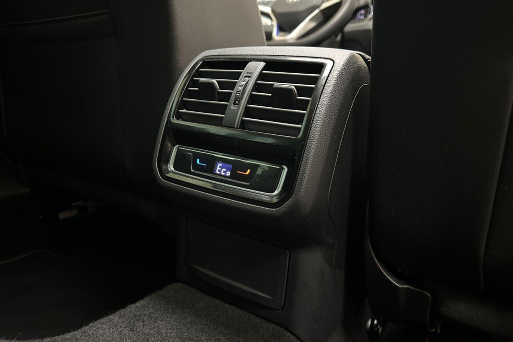 Volkswagen Passat (HZV39S) met abonnement