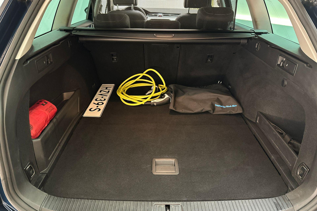 Volkswagen Passat (HZV39S) met abonnement