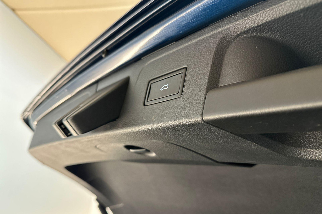 Volkswagen Passat (HZV39S) met abonnement