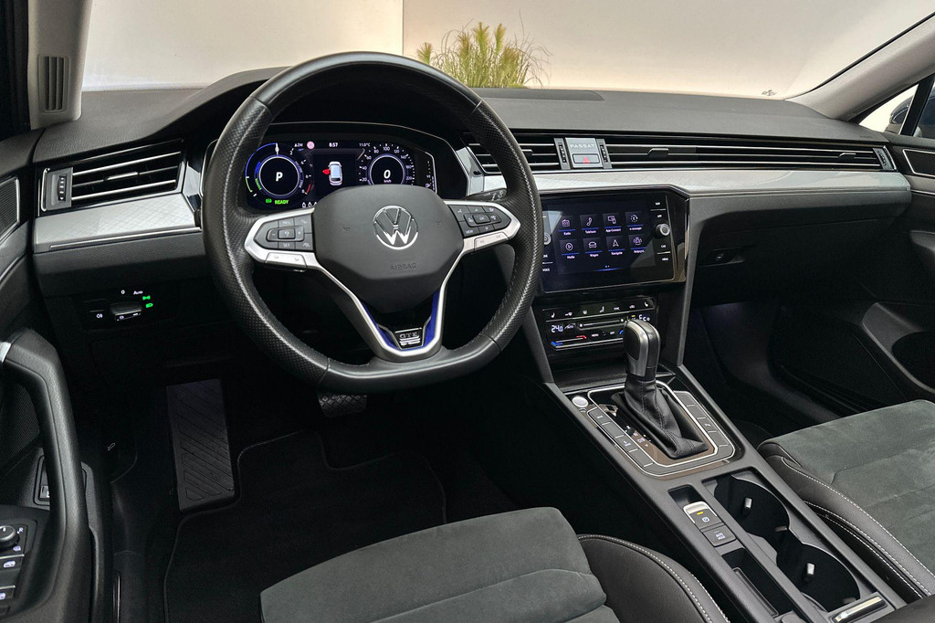 Volkswagen Passat (HZV39S) met abonnement