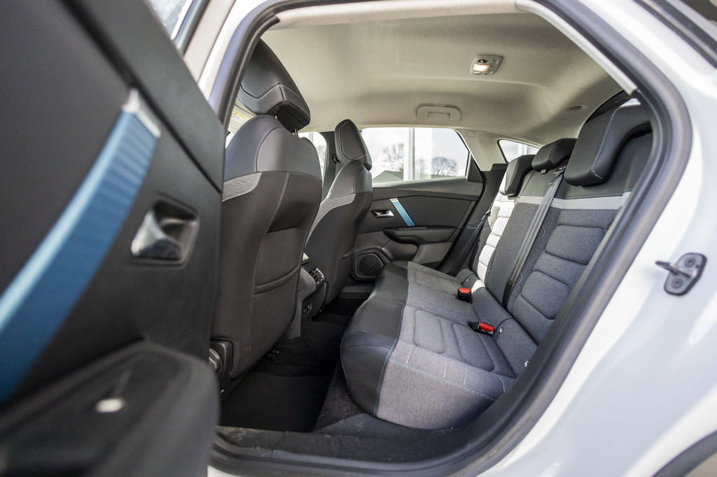 Citroën Ë-C4 (P682DJ) met abonnement