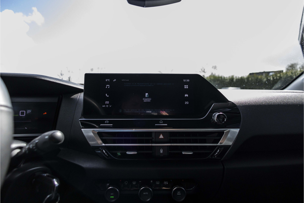 Citroën Ë-C4 (P682DJ) met abonnement