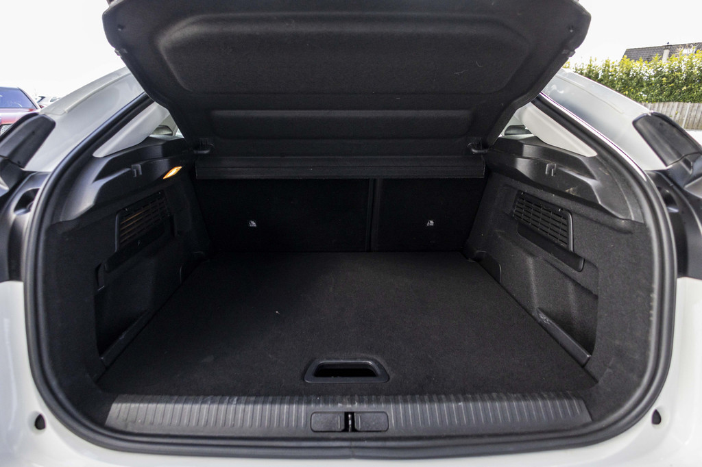 Citroën Ë-C4 (P682DJ) met abonnement