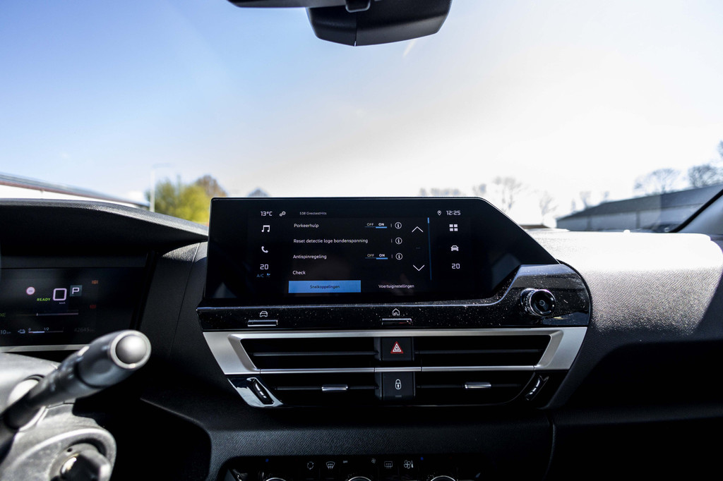 Citroën Ë-C4 (X879TV) met abonnement