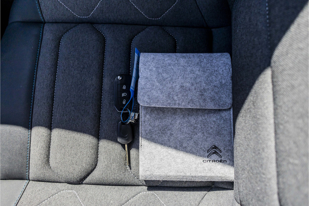 Citroën Ë-C4 (X879TV) met abonnement