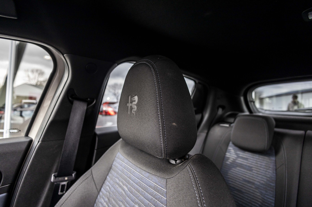 Alfa Romeo Junior (KFH99B) met abonnement