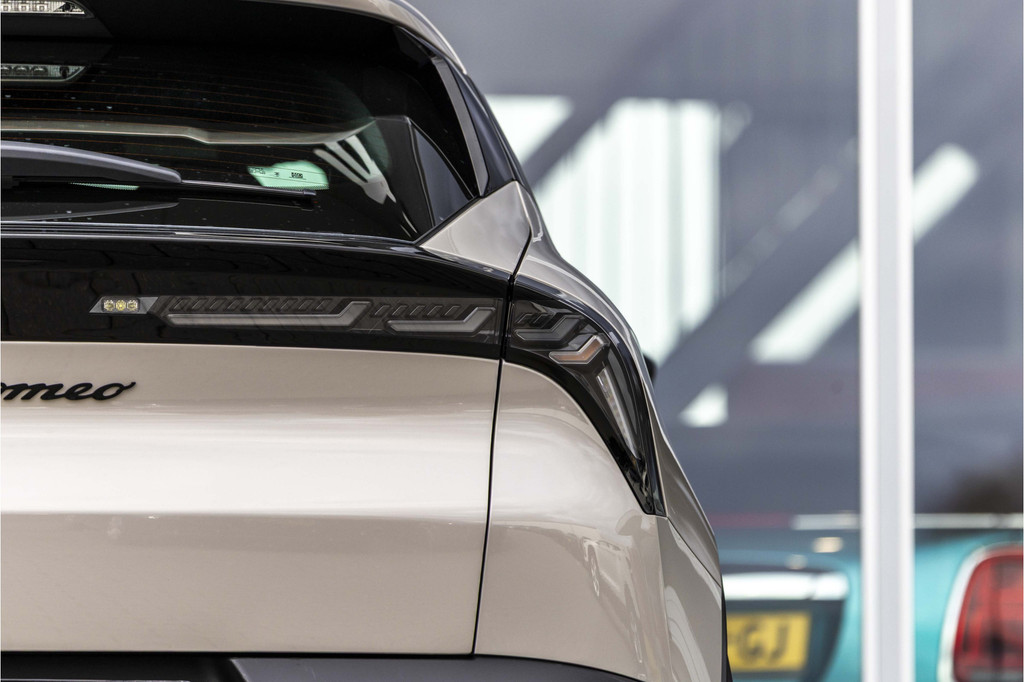 Alfa Romeo Junior (KFH99B) met abonnement