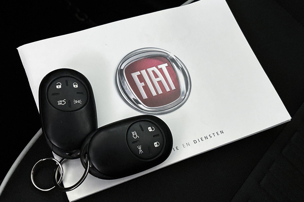 Fiat 500 (X469FR) met abonnement
