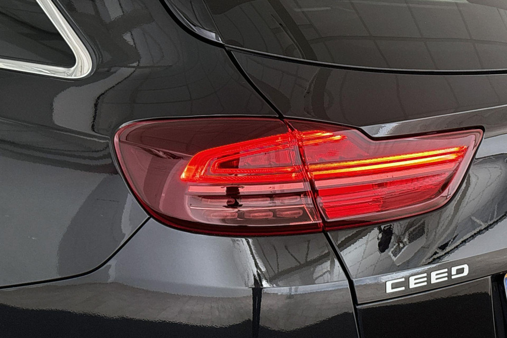 Kia Ceed Sportswagon (X398PV) met abonnement