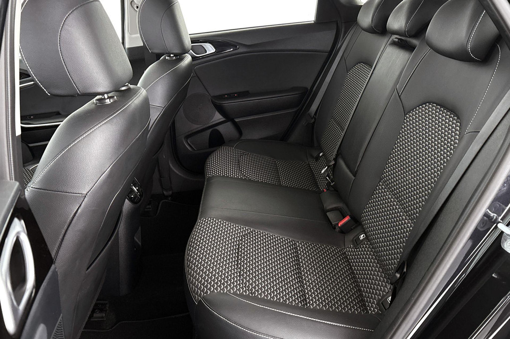 Kia Ceed Sportswagon (X398PV) met abonnement