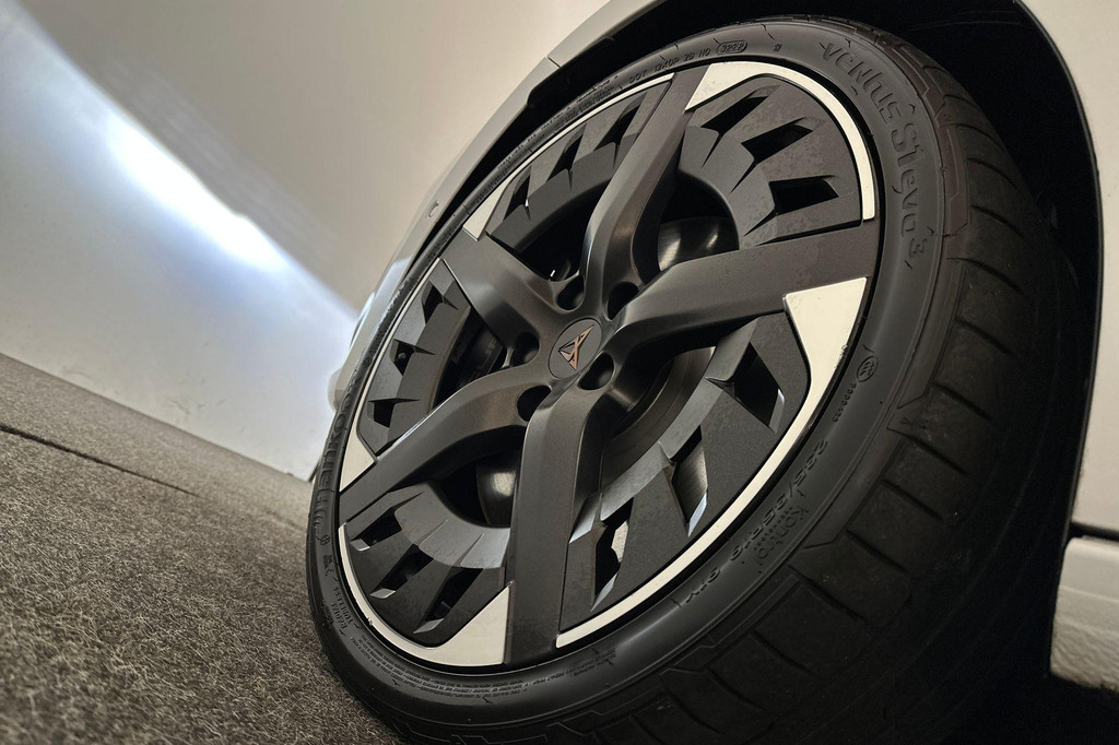 CUPRA Leon Sportstourer (KFP69R) met abonnement